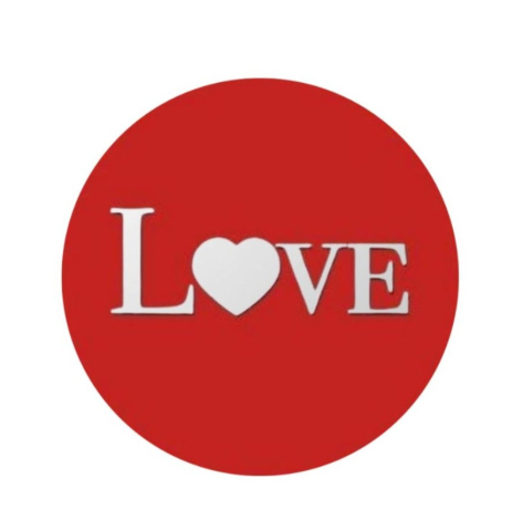 Insigne - Insigna rotunda LOVE cu fundal rosu si inima alba, model minimalist romantic 58 mm