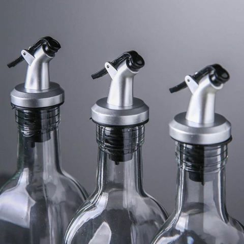 Dop cu picurator pentru sticle de alcool, otet, ulei, 8.5 x 3 cm, plastic/cauciuc, negru/argintiu [2]