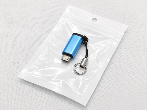 Adaptor albastru deschis Lightning la USB-C, convertor compact pentru conectare si incarcare, cu snur si inel tip breloc, pentru telefon, tableta si dispozitive compatibile [3]