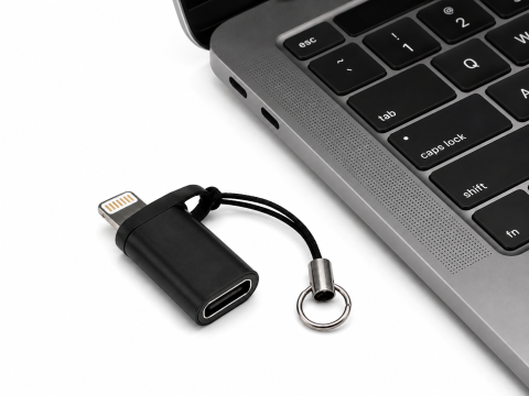 Adaptor Lightning la USB-C, negru, convertor compact pentru conectarea cablurilor si accesoriilor, cu snur si inel metalic [2]