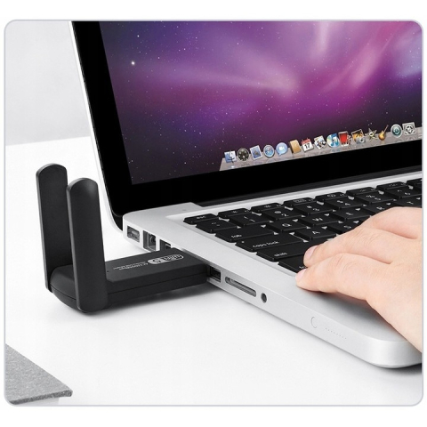 Adaptor wireless cu USB, 1200 Mbps, dual-band 2.4/5 GHz, interfata USB 2.0/3.0, securitate avansata si design compact, 8x4x1.5 cm, negru [6]