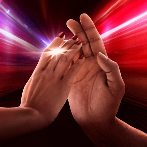 Apă de parfum Avon Attraction Instinct 50 ml – parfum floral-fructat lemnos pentru femei, cu note de căpșuni, orhidee roșie și vanilie sărată, ideal pentru seară și ocazii speciale [2]