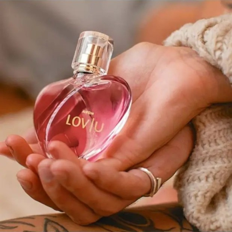 Apă de parfum Avon LovU 50 ml – floral-fructată pentru femei, cu note de măr verde, bujor și mosc alb, un parfum tineresc, dulce și plin de energie pozitivă [2]