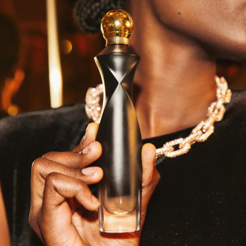 Apă de parfum Oriflame Divine Dark Velvet 50 ml – mister, senzualitate și eleganță într-o aură de catifea întunecată [4]