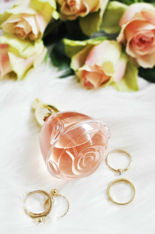 Apa de parfum Volare Oriflame 50 ml, parfum floral romantic cu trandafir Damascena si accente delicate de violeta [4]