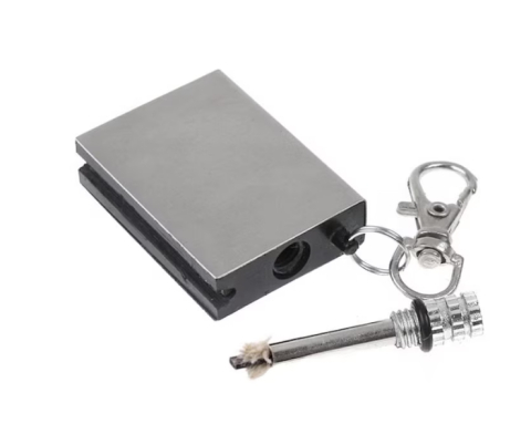 Aprinzator foc metalic tip breloc reutilizabil 5x3 cm compact pentru camping si supravietuire argintiu [3]