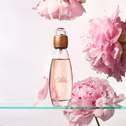 Avon Célèbre Eau de Toilette 50 ml, Apa de toaleta floral, fructata pentru femei, parfum proaspat si delicat cu note de ciclamen, frezie, iasomie si lemn de santa [2]