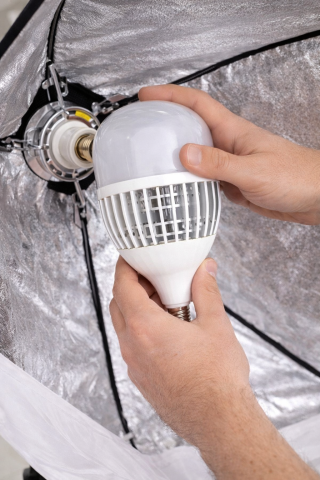 Bec foto LED 6400K, E27, Lumina rece, sistem de racire proprie, pentru foto si video [3]