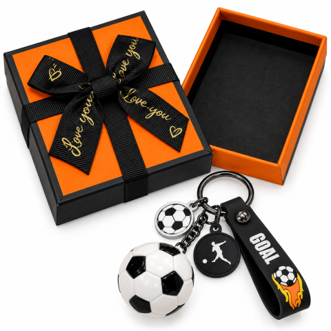 CASA & GRADINA - Breloc fotbal alb-negru cu minge 3D si pandantive decorative, curea flexibila, cutie cadou
