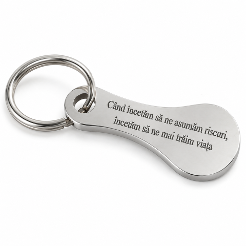 Breloc - Breloc metalic gravat "Cand incetam sa ne asumam riscuri, incetam sa ne mai traim viata", argintiu, accesoriu pentru chei, geanta si rucsac, cadou inspirational
