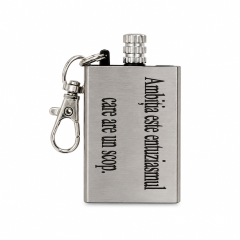 Breloc multifunctional din metal gravat "Ambitia este entuziasmul care are un scop.", cu rezervor reincarcabil si fitil, accesoriu EDC pentru camping, drumetii, chei si rucsac [3]