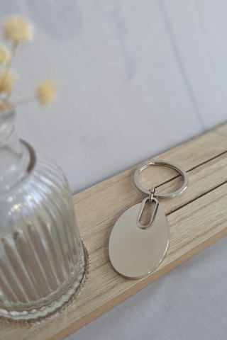 Breloc oval, metalic, argintiu, 8.7 x 3.2 x 0.4 cm, cutie inclusa [2]