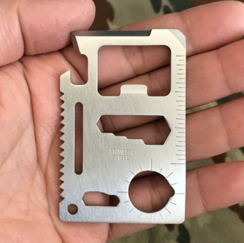 Card din metal inoxidabil, multifunctional, supravietuire si urgente, argintiu, cu husa de protectie [1]