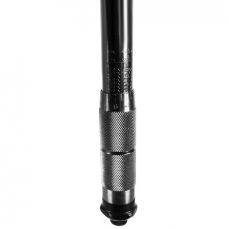 Cheie dinamometrica 28-210Nm 1/2 + 3 capete suplimentare 17/19/21 mm + cutie depozitare [4]