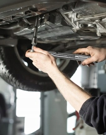 Cheie dinamometrica cu clichet, tija 1/2 inch, otel-crom, cuplu reglabil 42-210 Nm, lungime 46.5 cm, culoare argintie [6]