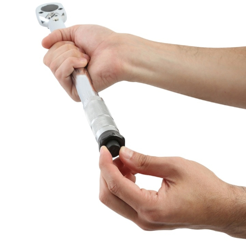 Cheie dinamometrica cu clichet, tija 1/2 inch, otel-crom, cuplu reglabil 42-210 Nm, lungime 46.5 cm, culoare argintie [3]