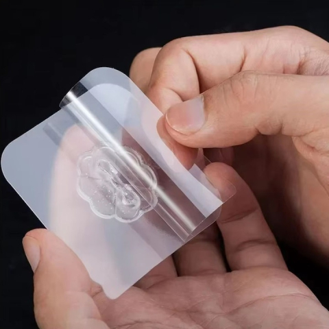 Cuie­re adezive multifunctionale, suport cu carlig rotativ 180°, otel inoxidabil si PVC, lipire pe diverse suprafete, adeziv puternic, impermeabile, 5.5x5.5 cm, transparente [8]