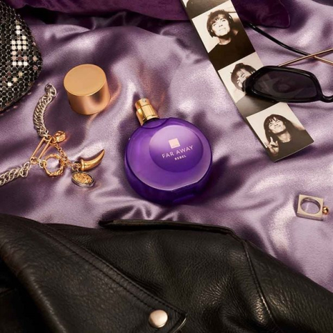 Cutie cadou Love Forever cu 12 trandafiri de sapun si apa de parfum Avon Far Away Rebel pentru femei 50 ml, cadou elegant si rafinat [9]