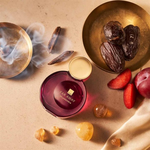 Cutie cadou Love Forever cu 12 trandafiri de sapun si apa de parfum Avon Far Away Splendoria pentru femei 50 ml, cadou elegant si rafinat [9]