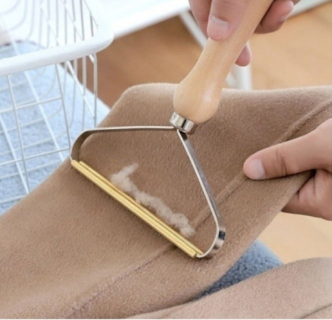 Dispozitiv manual pentru indepartarea scamelor de pe haine si tapiterii, lama metalica, maner ergonomic, 16.5 cm [1]