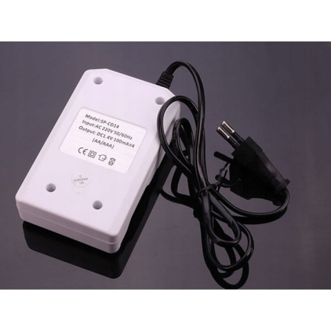 Incarcator pentru baterii de tip AA/AAA cu indicatori LED, alimentare 220V, Alb [1]