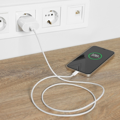 Incarcator retea USB Type-C, fast charge 20W, compact, universal, design alb, compatibil cu smartphone-uri si tablete, ideal pentru calatorii [5]