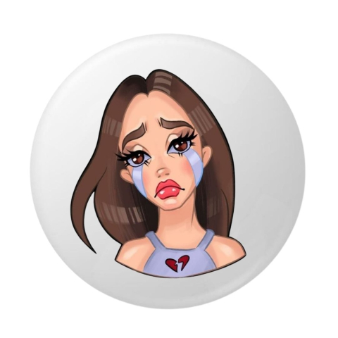 PAPETARIE & BIROTICA - Insigna metalica rotunda cu ilustratie fata stil cartoon cu lacrimi si inima franta, model grafic emotiv