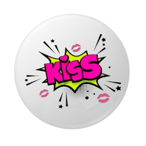 PAPETARIE & BIROTICA - Insigna rotunda model Kiss cu buze roz si design comic pop art, diametru 58 mm, prindere cu ac