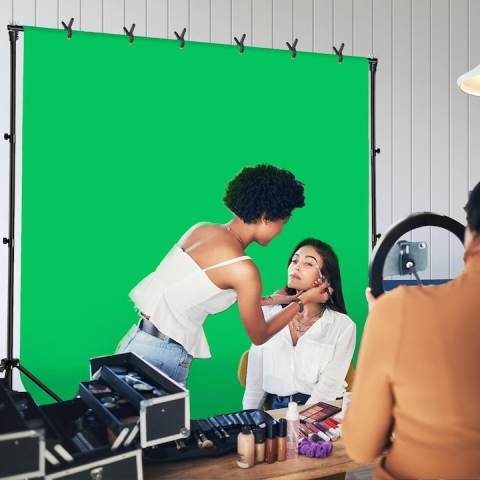 Sistem studio foto video cu green screen, iluminare mixta 5500K si LED RGB 150W cu telecomanda, 2 softboxuri, 2 umbrele, stative 200 cm si genti transport [1]