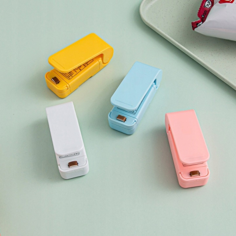 Mini aparat pentru sigilat pungi alimentare, etansare termica rapida, portabil cu spate magnetic, alimentare baterii AA, pentru pastrarea prospetimii alimentelor, galben, 9.7 x 3 cm [5]