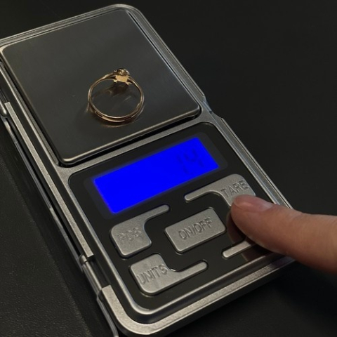 Mini cantar electronic de buzunar pentru bijuterii, monede si ingrediente, capacitate 500 g, precizie 0.1 g, 12 x 6 x 2 cm [7]