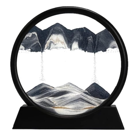Alte obiecte cadou - Obiect decorativ cu efect 3D din nisip, rotativ 360°, sticla si baza stabila, 18 x 19 cm, pentru birou, living si decor modern, negru