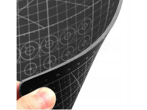 Placa de taiere profesionala A4, 22 x 30 cm, fata-verso, cu auto-vindecare si scara vizibila, neagra, pentru taiere precisa si modelare [4]