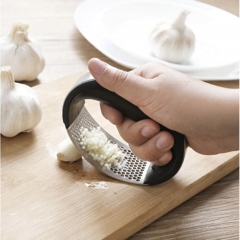 Razatoare pentru usturoi, otel inoxidabil cu maner din plastic, 7 x 10.5 x 5 cm [3]