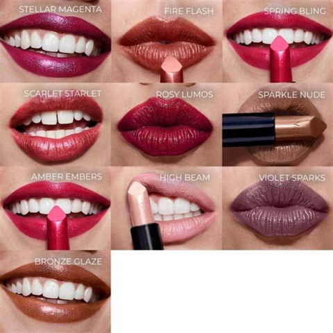 Ruj Ultra Strălucitor Cu particule strălucitoare foarte pigmentate și bogate în culoare- Sparkle Nude [1]