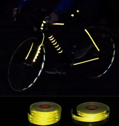 Set 2 benzi reflectorizante autoadezive verde fluorescent, 10 m x 5 cm fiecare, rezistente la intemperii, reflectie intensa, pentru marcaj, semnalizare si siguranta [4]