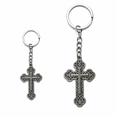 CASA & GRADINA - Set 2 brelocuri cu cruce argintii 10,5 cm, pandantiv 5,4 x 3,3 cm, aliaj metalic patinat, accesorii religioase pentru femei si barbati sau marturii botez