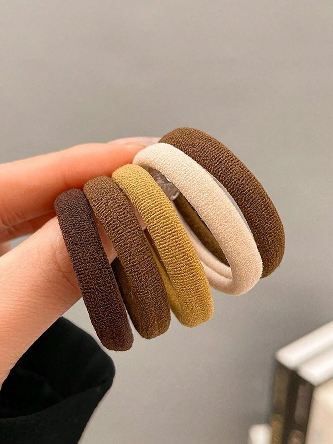 Set 20 elastice pentru par, culori inchise – material premium din elastan, rezistent, elastic si delicat cu parul [1]