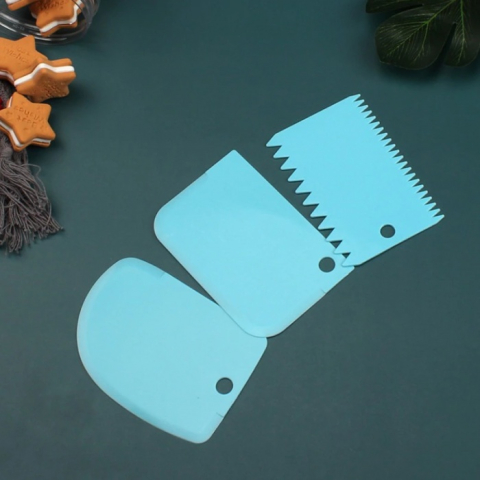 Set 3 spatule pentru decorat si ornat prajituri, torturi, plastic, 12 cm, albastru [17]