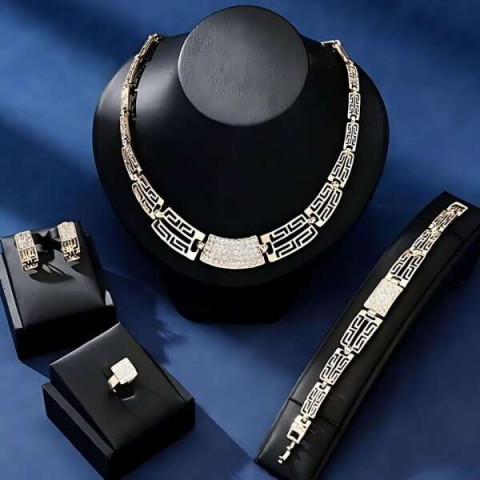 Set bijuterii dama, bratara, inel, cercei, colier, model geometric, auriu, cutie inclusa [10]