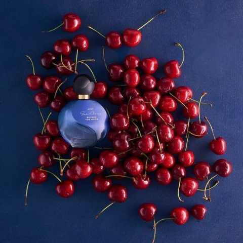 Set cadou Far Away Beyond the Moon – parfum 50 ml + mini parfum 10 ml + cremă de mâini 30 ml + insignă motivațională cadou [4]