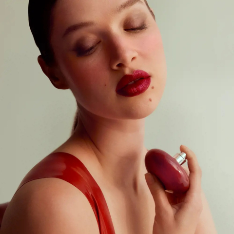 Set cadou Love Potion Cherry On Top pentru femei, apa de parfum si crema de maini hidratanta, aroma floral-fructata gurmanda cu cirese si ciocolata [7]