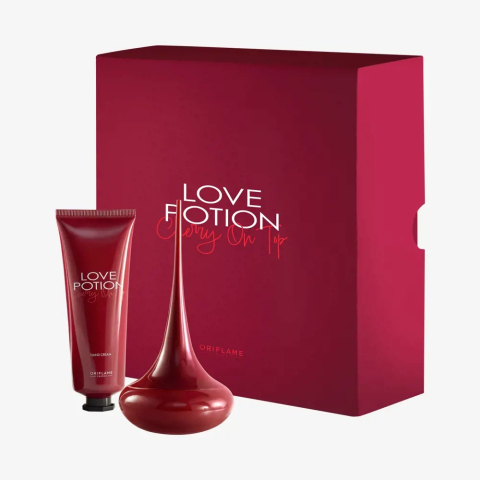Set cadou Love Potion Cherry On Top pentru femei, apa de parfum si crema de maini hidratanta, aroma floral-fructata gurmanda cu cirese si ciocolata