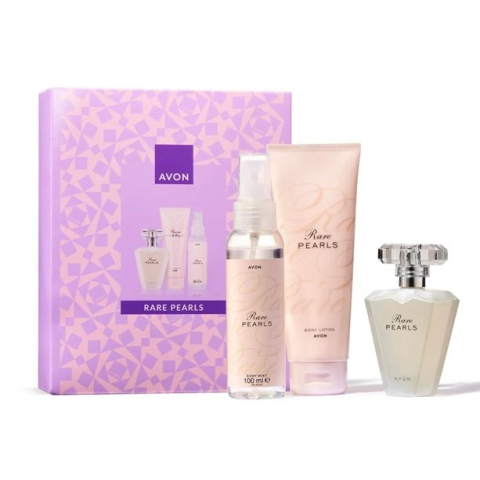 Cutii cadou barbati - Set cadou parfumat pentru femei cu aroma floral-lemnoasa si accente de mosc, apa de parfum 50 ml, lotiune de corp 125 ml si spray de corp 100 ml, ideal pentru cadou elegant