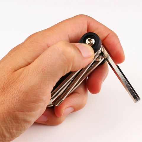 Set chei multifunctionale 16 in 1 pentru bicicleta, cu imbus, surubelnite si chei diverse, compact si portabil, metal, negru-argintiu  Acest set de chei multifunctionale 16in1 este o solutie esentiala [7]