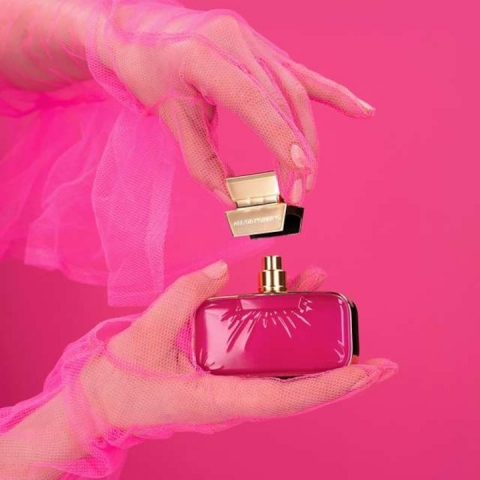 Set complet pentru Ea, parfum de femei All or Nothing Amplified, insotit de insigna Dactylion cu mesaj motivational, cadou un trandafir rosu suflat la baza cu aur [5]