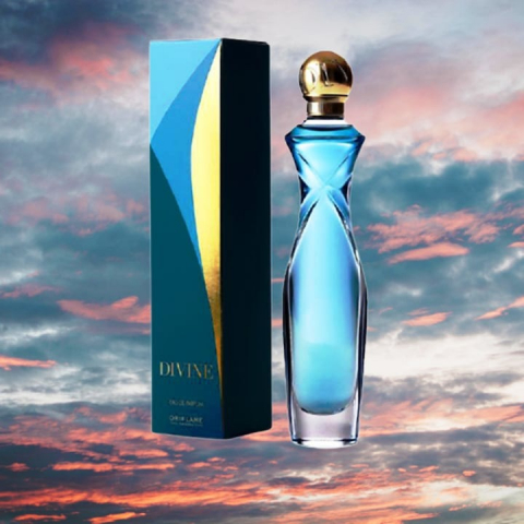 Set complet pentru Ea, parfum de femei Divine, insotit de insigna Dactylion cu mesaj motivational [4]