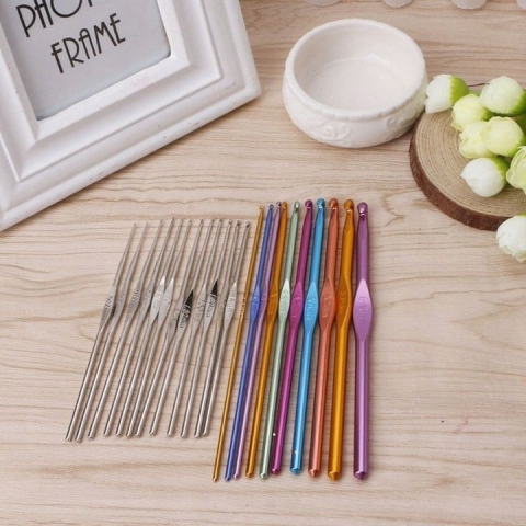 Set de crosetat, 50 piese, crosete ergonomice din aluminiu, accesorii complete, husa depozitare inclusa, multicolor [6]