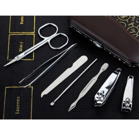Set elegant de manichiura si pedichiura, cu husa neagra pentru depozitare – 7 accesorii de ingrijire completa, pentru unghii perfecte oriunde [4]