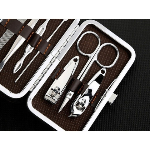 Set elegant de manichiura si pedichiura, cu husa neagra pentru depozitare – 7 accesorii de ingrijire completa, pentru unghii perfecte oriunde [3]